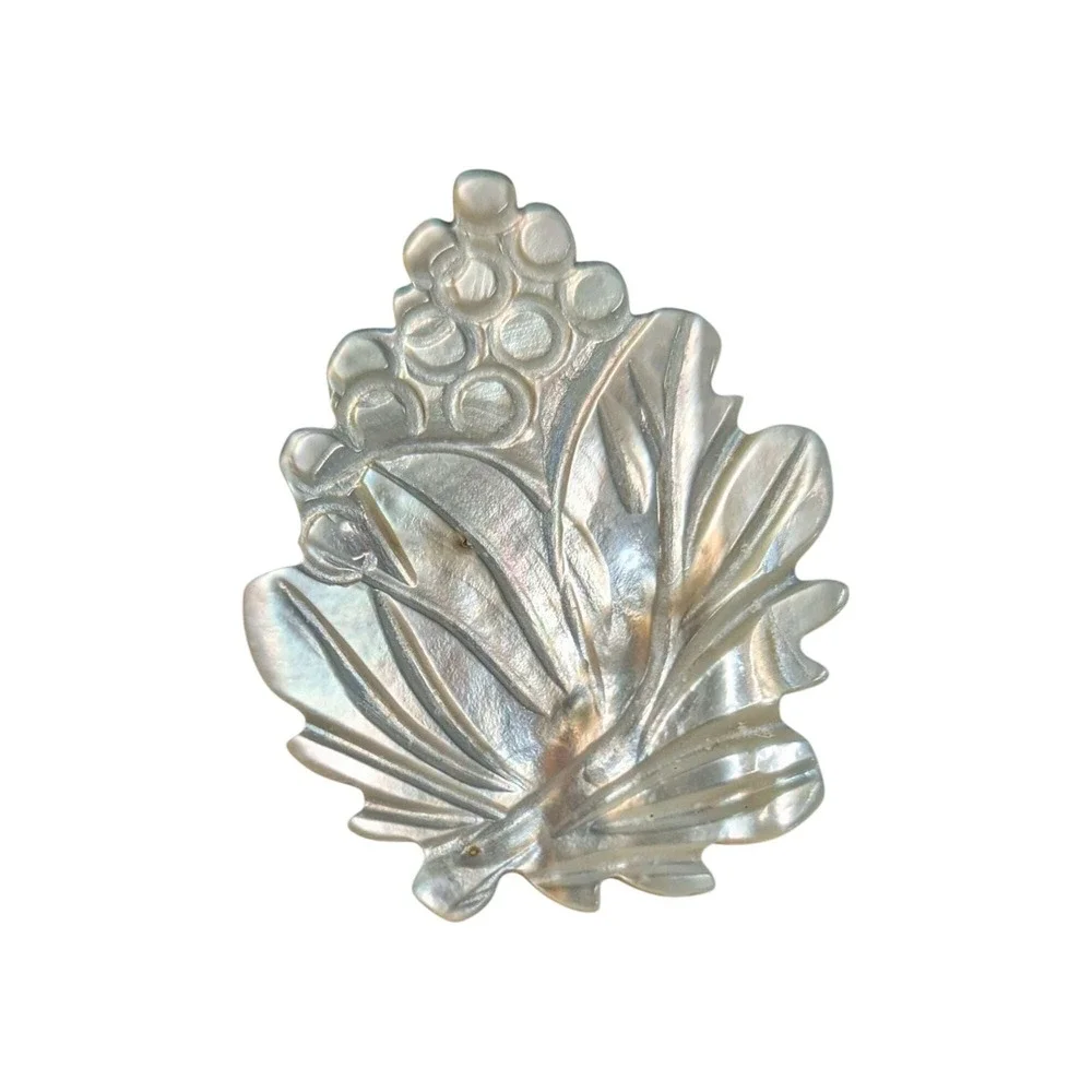 Vintage‎ Hand Carved Mother of Pearl Shell Leaf Berry Fur Clip Iridescent 2 Inch